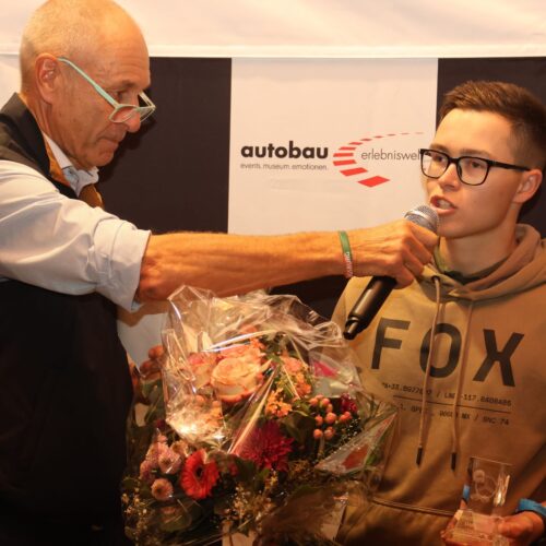 L'animateur Werner Augsburger avec Yannick Stampfli © Eichenberger Motorsport Suisse | Auto Sport Suisse