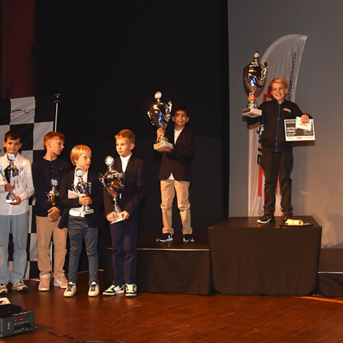 Podium Super Mini: Kaya Tuna, Marc Müller, Zoltan Coigny, Ben Iten, Albert Tamm, Aaron Buhofer, Nicola Mateo Frigg (Meister) und Aurelio Longhitano © myrally.ch Motorsport Schweiz | Auto Sport Schweiz