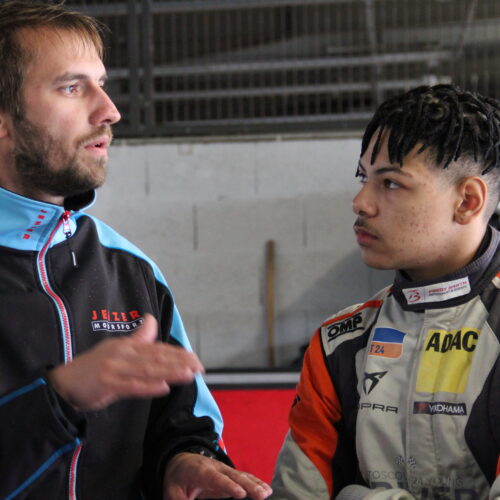 Joan Bischof mit Ingenieur © Eichenberger Motorsport Schweiz | Auto Sport Schweiz