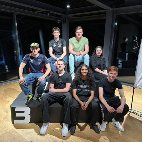 Gruppenbild der Young Drivers aus Lyss © Gaffuri Motorsport Schweiz | Auto Sport Schweiz