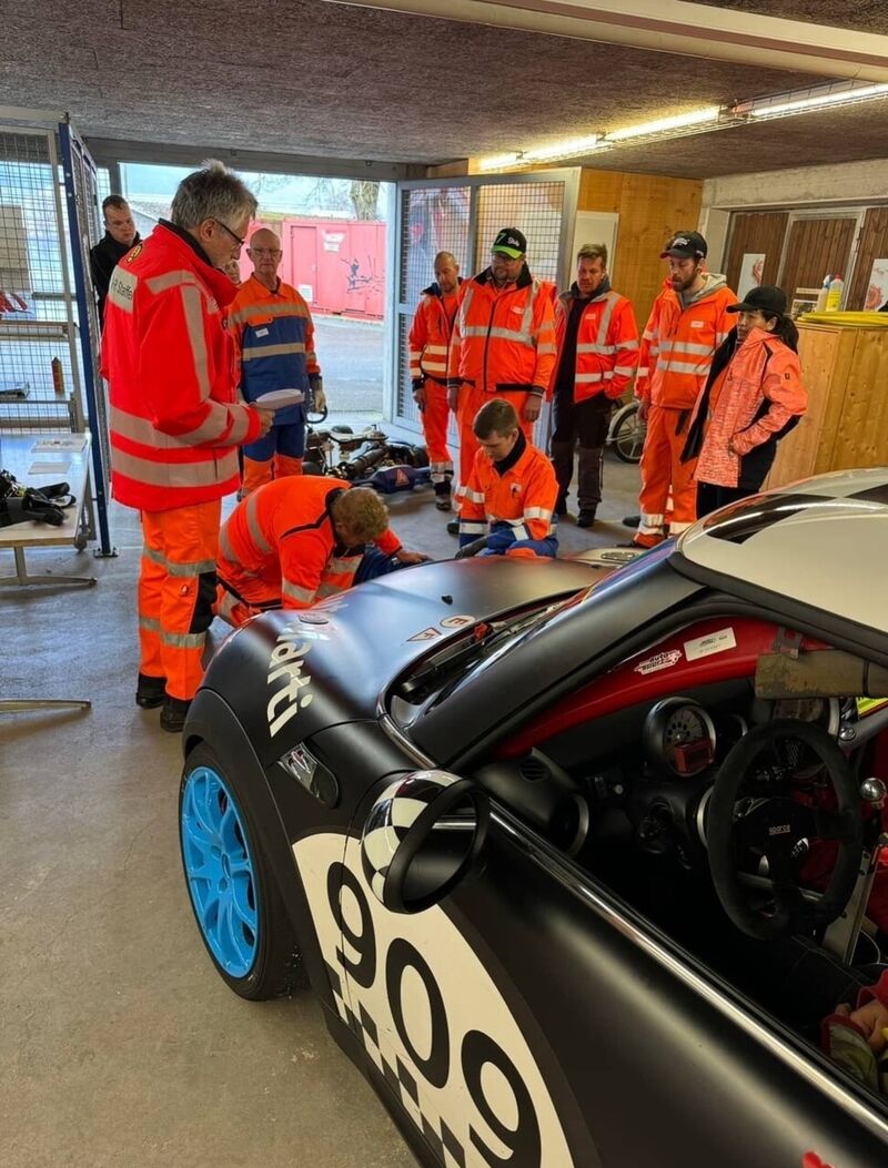 Bueren Ausbildung Streckenkommissare Bergen Motorsport Schweiz | Auto Sport Schweiz